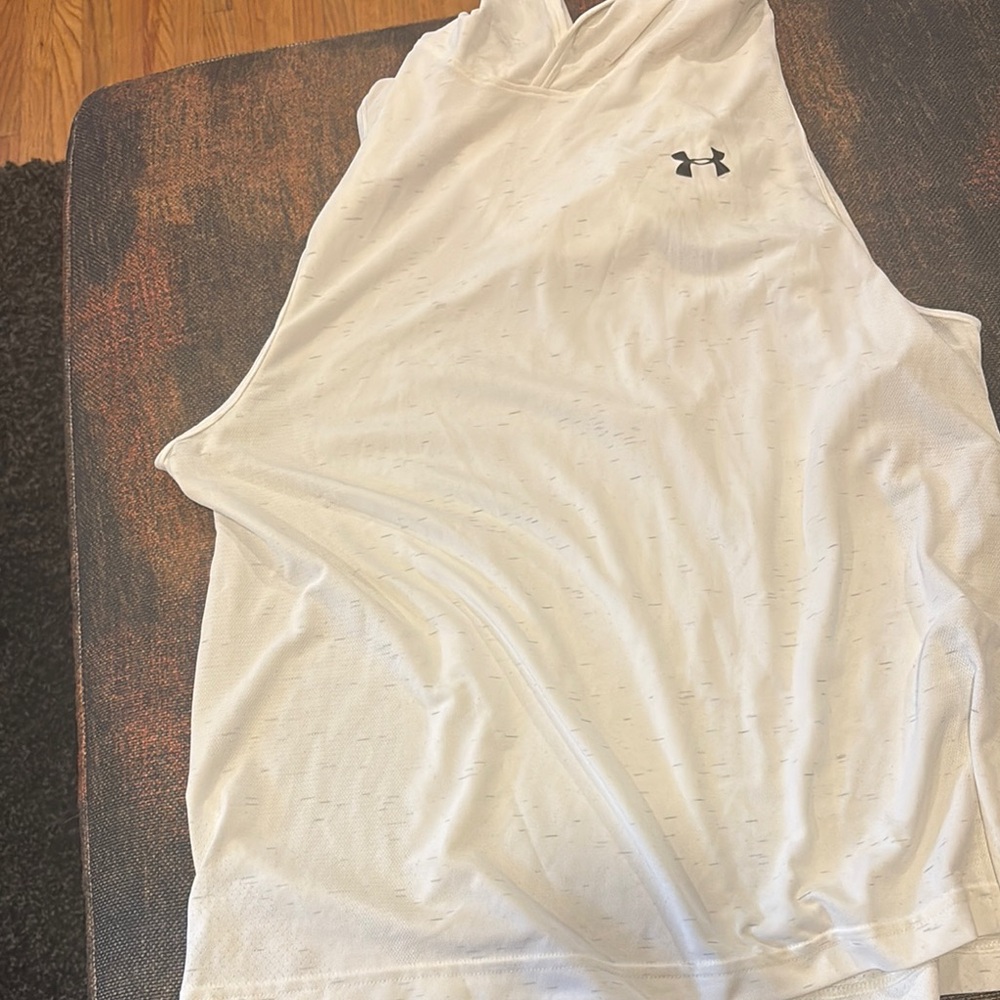 Under Armour White Sleeveless Light Weight Muscle Hoodie  NWT  Two Medium One XL - Picture 2 of 3